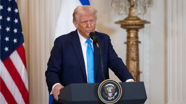 Trump vrea ca SUA să preia Fâșia Gaza. „Vom prelua acea bucată de pământ, o vom dezvolta, vom crea mii de locuri de muncă”