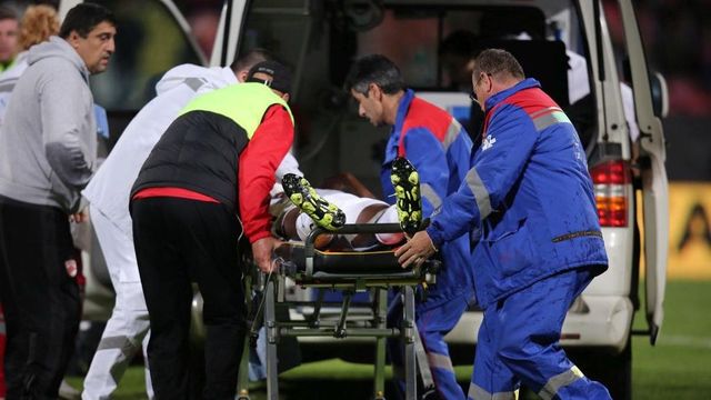 Cazul fotbalistului Patrick Ekeng, mort pe stadion. Medicul de pe ambulanță, condamnat cu suspendare