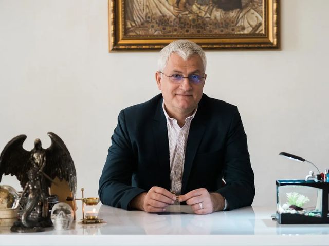 Cine este Dragoș Argeșanu, bărbatul acuzat de abuzuri sexuale în serie