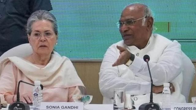 Kharge best suited to lead Congress in battle for India’s soul, says Sonia