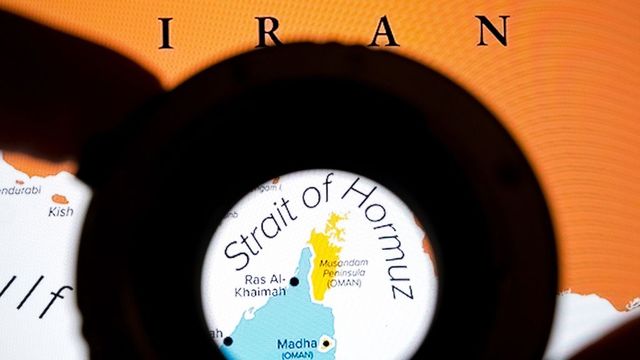 Drasztikus lépésre kényszerül Kína a Hormuzi-szoros lezárása miatt