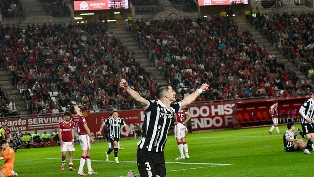 El derbi de la necesidad busca despejar dudas y acercar al Real Murcia o al Cartagena al 'playoff'