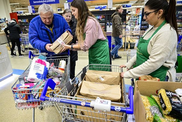 Podzimní potravinová sbírka trhla rekord. Češi darovali 640 tun zboží