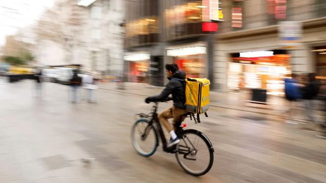 Un juzgado de Barcelona investiga a Glovo por presunto delito contra derechos de los trabajadores