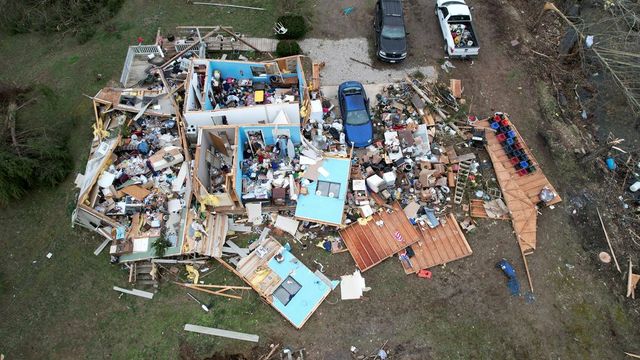 33 Killed As Tornadoes Rip Through Central US