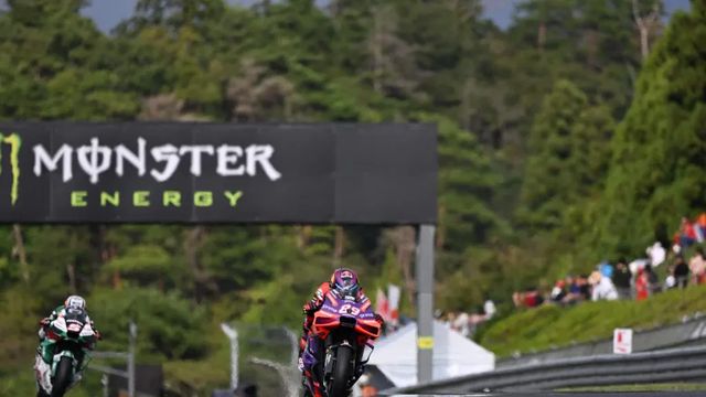 Márquez segundo y Martín tercero en el inicio del GP de Japón