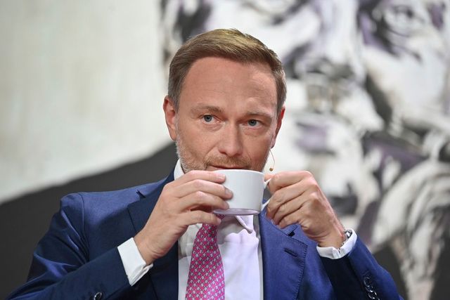 Lindner, la Davos: Economia germană nu este bolnavul Europei, este doar obosită și are nevoie de o cafea