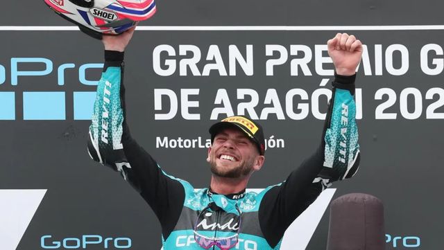 Jake Dixon gana y se reengancha al loco mundial de Moto2