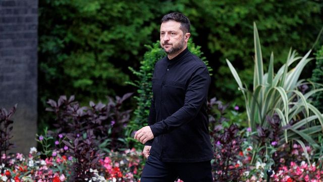 Zelensky, 'lunedì vedo Trump a Washington, ok trilaterale'
