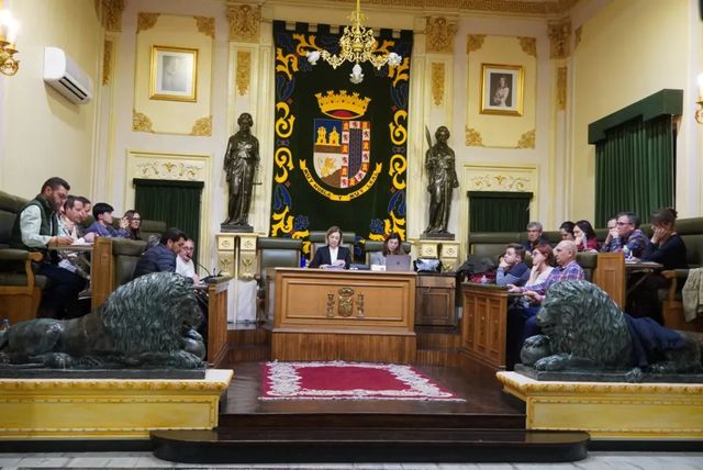 La capital estudiará cómo prohibir el acceso a dependencias municipales con burka