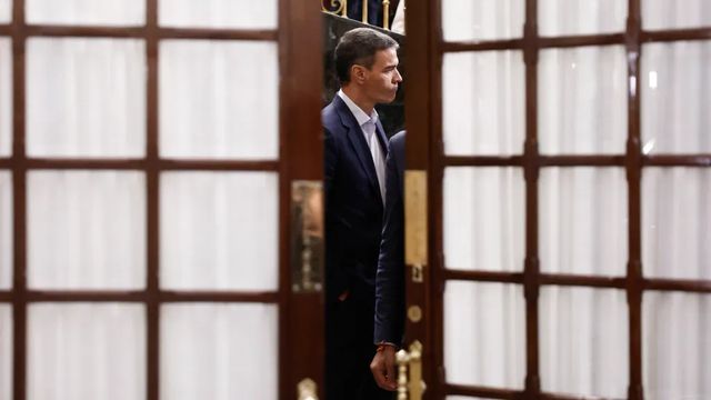 El Congreso exige a Sánchez someterse a una cuestión de confianza y dimitir con los votos a favor de Junts
