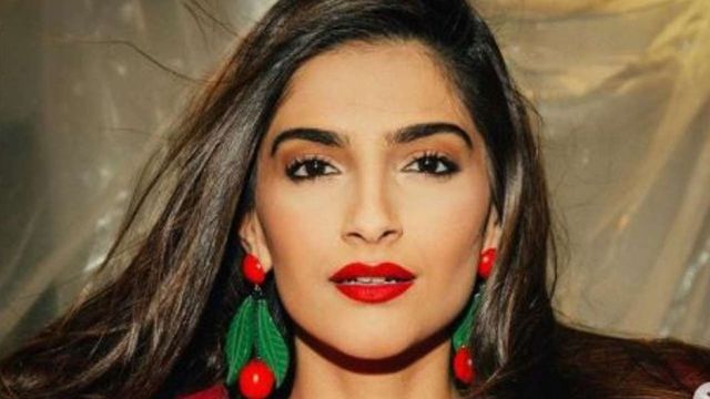 Sonam Kapoor puts pregnancy rumours to rest with a sassy social media post