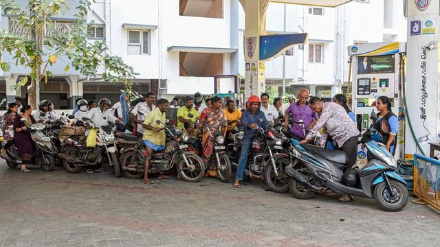 Fuel shortage rumours spark panic buying at Tiruchi petrol bunks