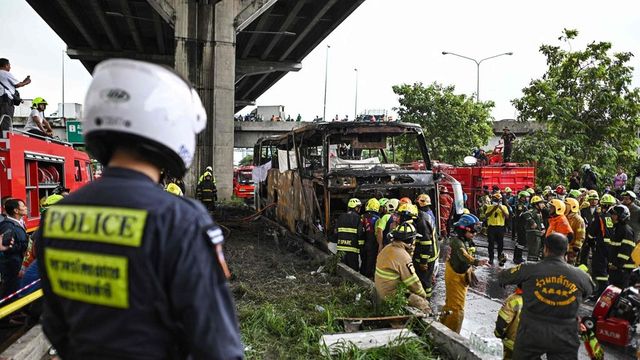 Thailandia, a fuoco un bus di studenti in gita scolastica