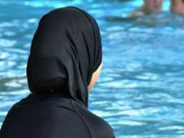 Figline Valdarno, corsi di nuoto aperti soltanto a donne musulmane