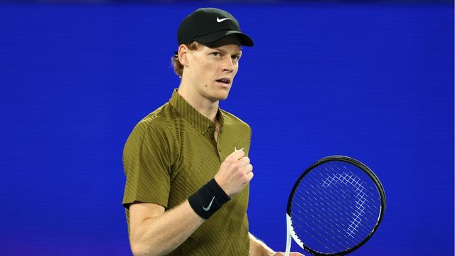 Карлос Алкарас поздрави Яник Синер за титлата на тенис турнира в Маями