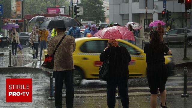 Cod galben de furtuni, vijelii și ploi torențiale în jumătate de țară mâine. Prognoza pentru București