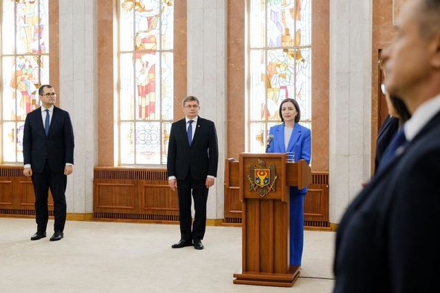 Salariile bugetarilor în aer! Maia Sandu: Majorările din 1 septembrie ar putea fi amânate