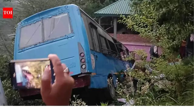 39 Amarnath pilgrims injured in road accident in Kashmir