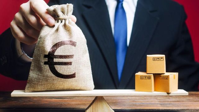 Deficitul comercial total al României a ajuns la aproape 30 de miliarde de euro în primele 11 luni din 2025