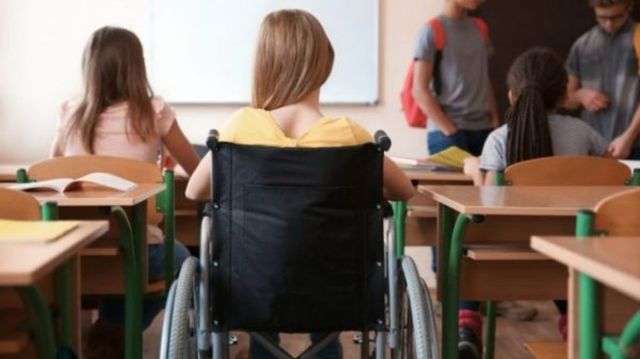 27 de școli din țară vor primi suport pentru a îmbunătăți accesul la educație incluzivă
