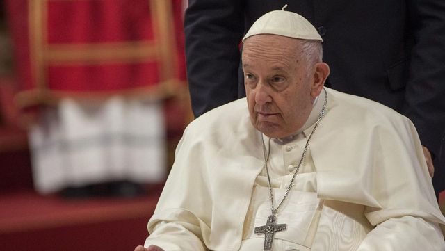 Papa Francisc a ajuns la spital pentru un control medical