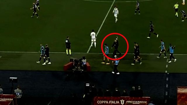 Ecco il presunto calcio ad Allegri: il VIDEO dell'episodio che ha fatto infuriare il tecnico bianconero