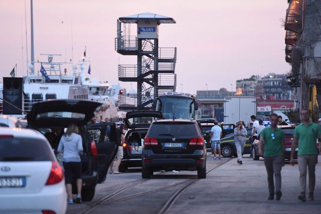 Incidente sul lavoro nel Porto di Napoli, muore un operaio di 60 anni