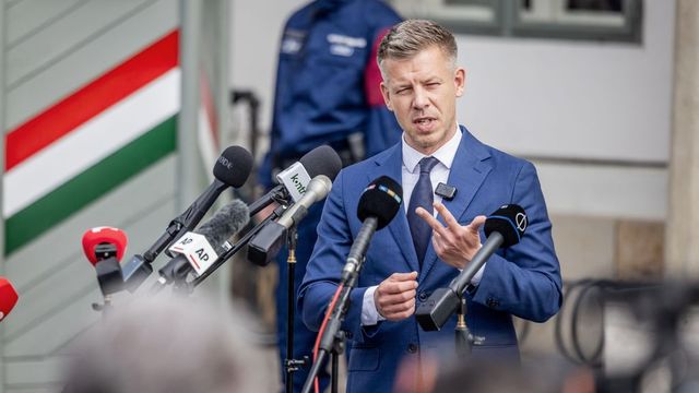 Magyar Péter bejelentette, mikor hozzák nyilvánosságra az ügynökaktákat