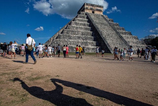 Mexic: arheologii au descoperit tabela de marcaj a unui joc cu mingea al mayașilor