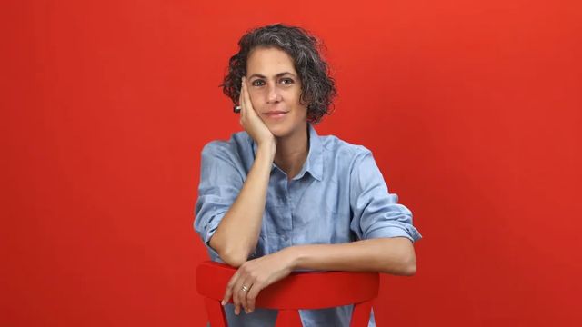 Katya Adaui, cuentos de la oscuridad a la luz