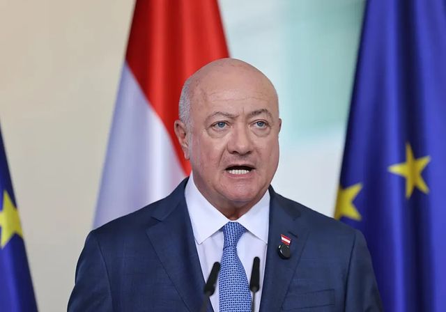 Austria aborda la prohibición del «islam político»