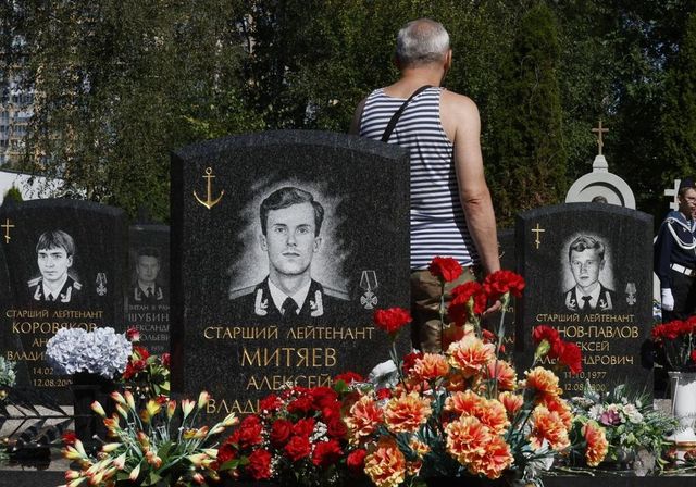 Rusia se olvida del 25 aniversario de la tragedia del 'Kursk', la primera gran crisis de Putin