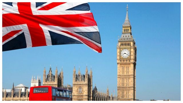 Turiștii ar putea plăti o taxă nouă în Anglia