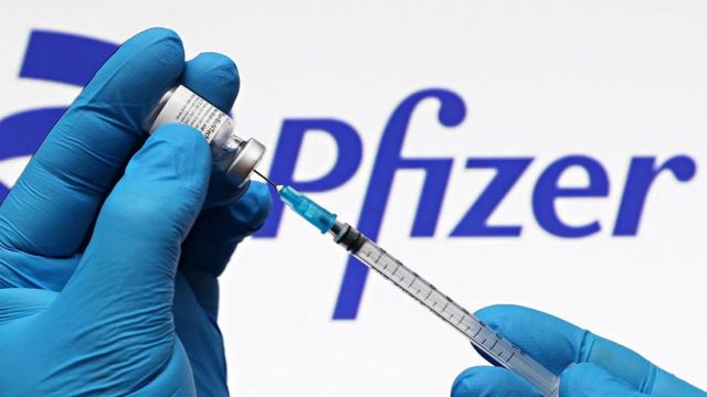 Polonia a contestat la Bruxelles decizia în scandalul Pfizer prin care trebuie să plătească 1,3 miliarde de euro pentru vaccinuri