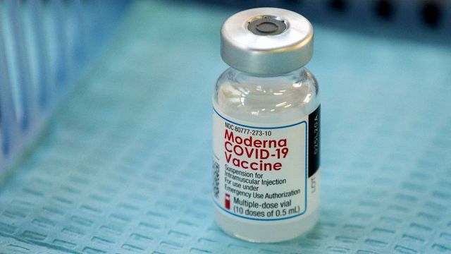 Agenția Europeană a Medicamentului aprobă vaccinul produs de Moderna