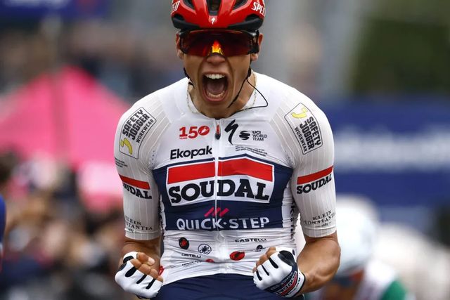 Giro d’Italia 2026, prima tappa e maglia rosa per Magnier