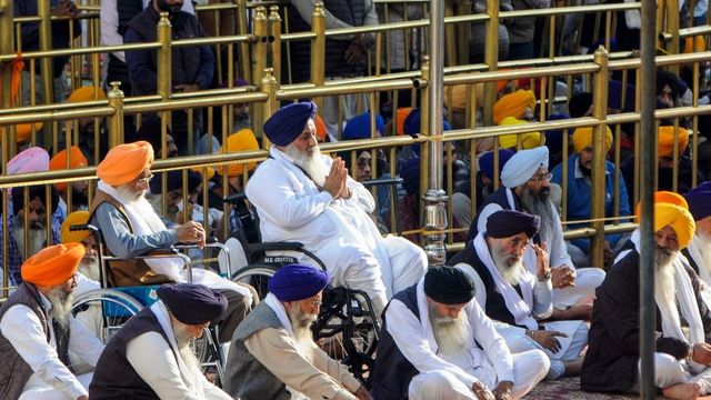 Akal Takht hands out punishment to Sukhbir Badal, tells him to clean utensils