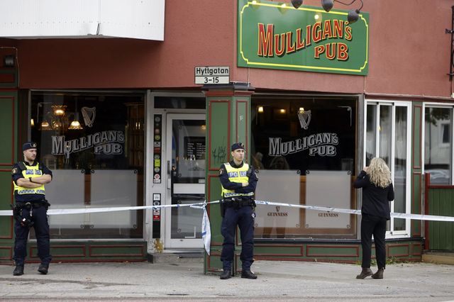Atac armat într-un bar din Suedia; Doi oameni au fost uciși