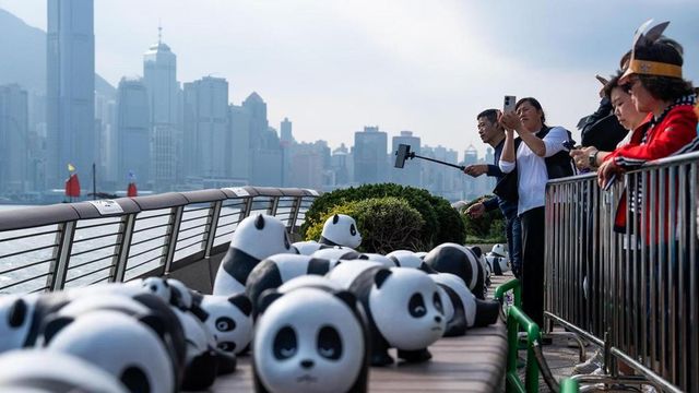 Borsa di Hong Kong in rally nonostante i contro-dazi cinesi agli Usa