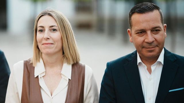 El pacto PP-Vox en Extremadura incluye la prohibición del burka y el niqab en espacios públicos