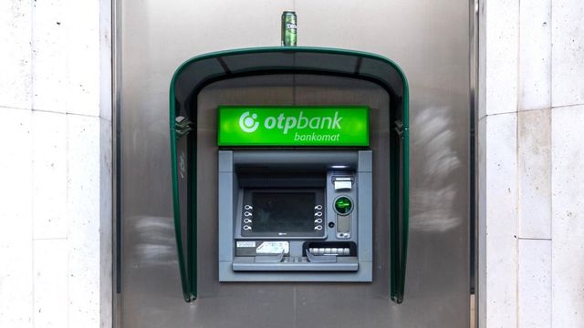 Az Alkotmánybírósághoz fordultak a bankok a kötelelező ATM-telepítés miatt