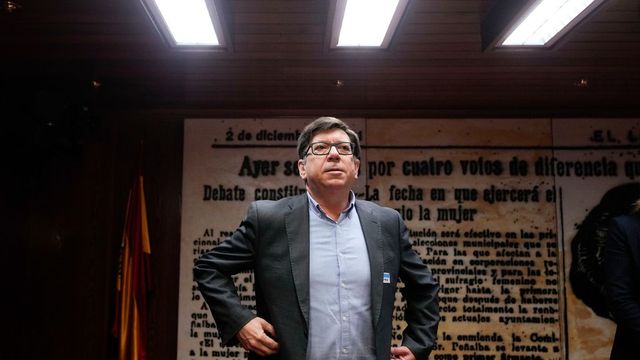 Salazar niega el acoso sexual y se desvincula en el Senado de las cuentas de las primarias de Sánchez