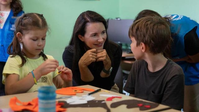 Ambasadoarea Bunăvoinței a UNHCR, celebra actriță americană Kristin Davis, a vizitat refugiații ucraineni din Republica Moldova