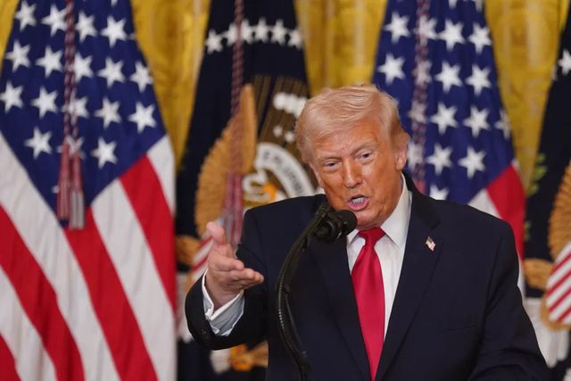 În prima declarație, noul Lider Suprem al Iranului spune că Strâmtoarea Ormuz ar trebui închisă