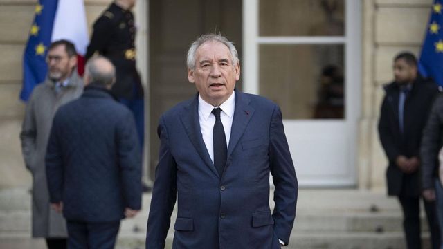 Francia, il nuovo governo di Bayrou non sarà annunciato prima delle 18