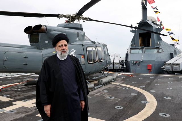 Felbolydult Irán, valami történt a Raiszi elnököt szállító helikopterrel
