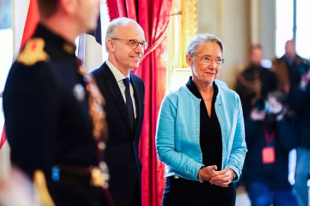 Prim-ministrul francez Elisabeth Borne demisionează