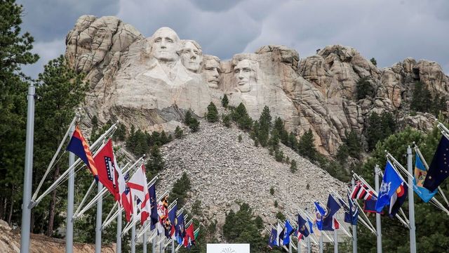 Trump al Mount Rushmore, al via lo show per il 4 luglio