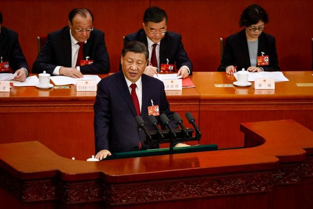 Xi Jinping a promis că va face din armata chineză un „mare zid de oțel”, în primul discurs din noul său mandat de președinte